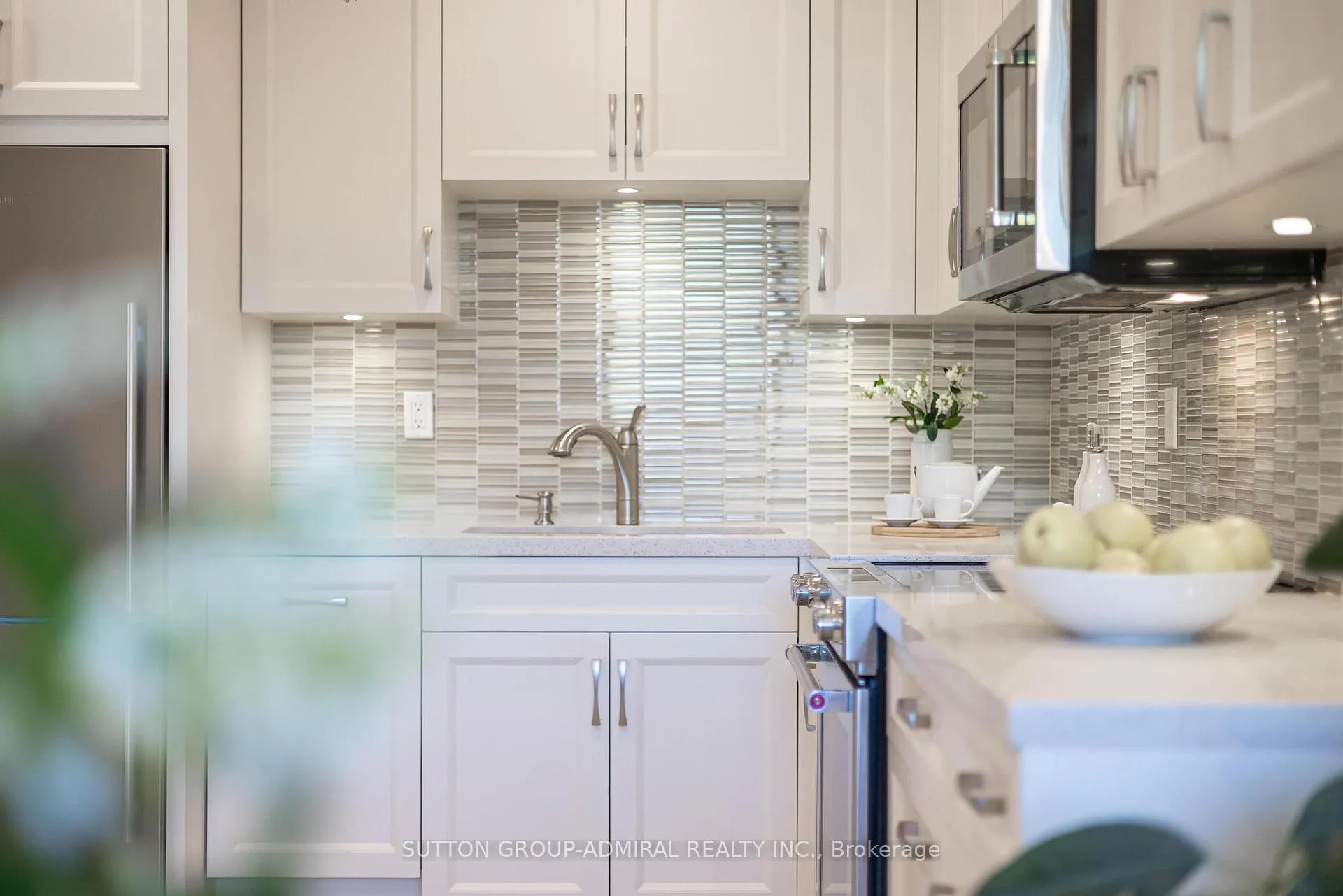 Photo 44 of Unit 202, 10 Prue Avenue, Toronto, Englemount-Lawrence — HOMEH