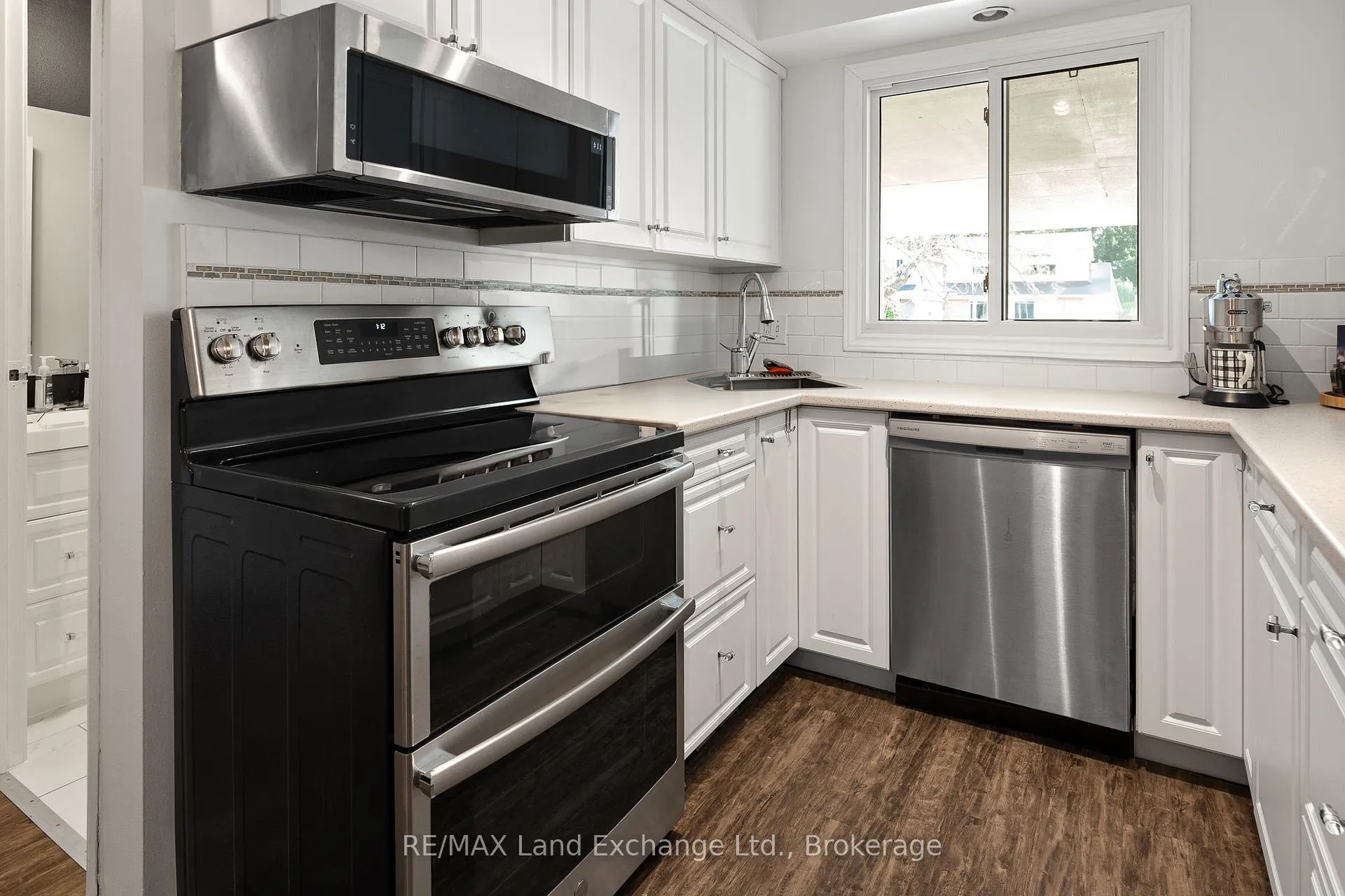 Photo 7 of 866 Walsh Street, Kincardine — HOMEH