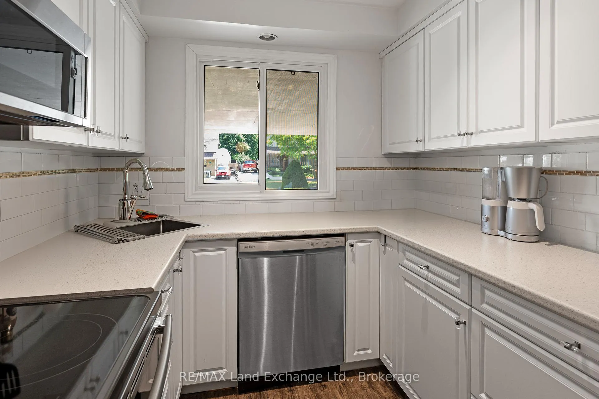Photo 9 of 866 Walsh Street, Kincardine — HOMEH