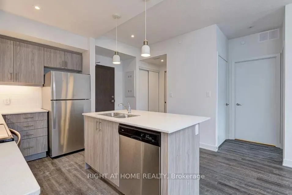 Photo 5 of Unit 312, 16 Markle Crescent, Hamilton, Ancaster — HOMEH