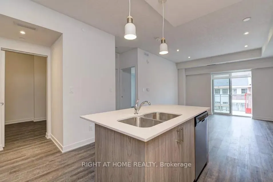Photo 7 of Unit 312, 16 Markle Crescent, Hamilton, Ancaster — HOMEH