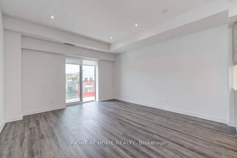 Photo 9 of Unit 312, 16 Markle Crescent, Hamilton, Ancaster — HOMEH