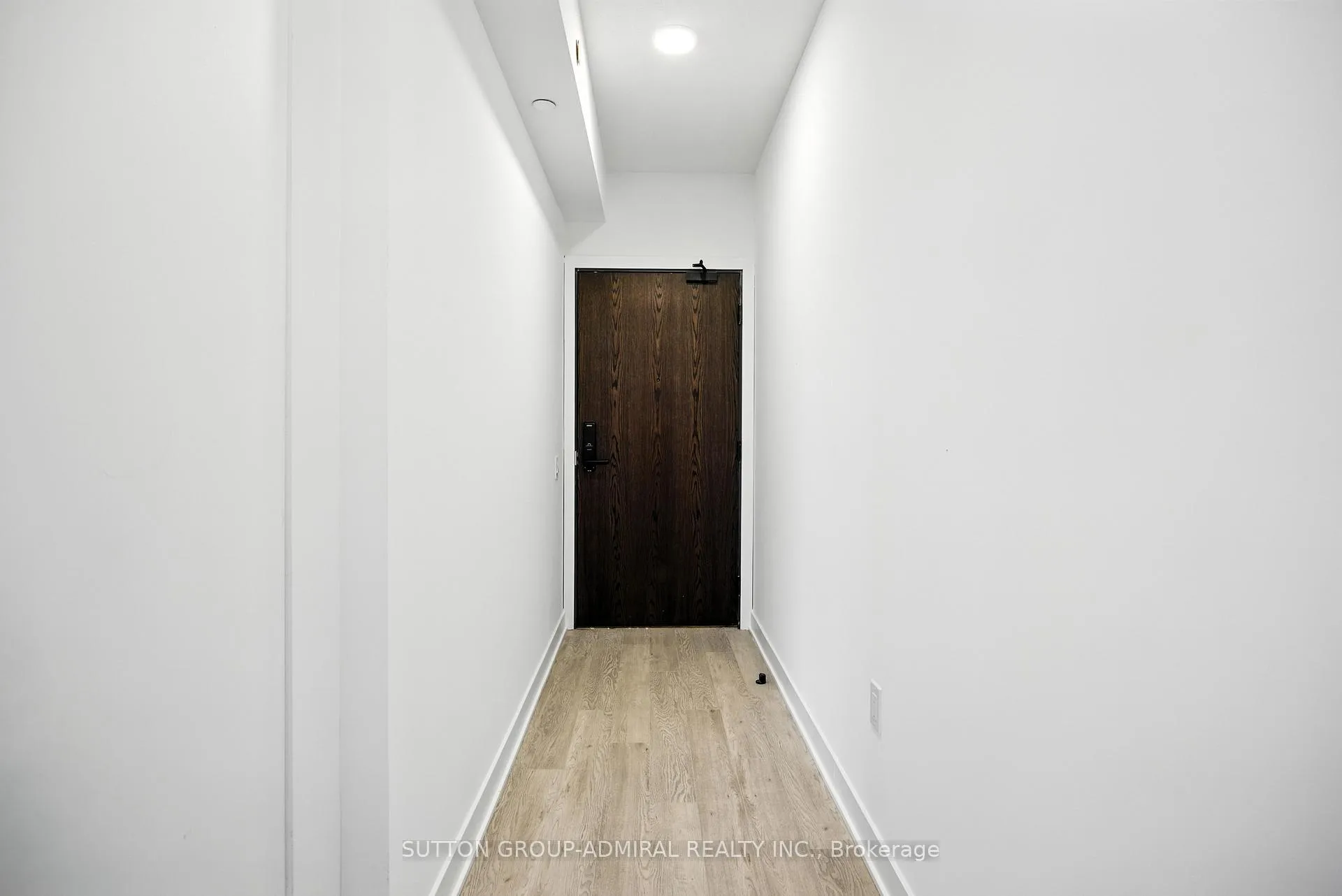 Photo 3 of Unit 1420, 2782 Barton Street E, Hamilton, Grayside — HOMEH
