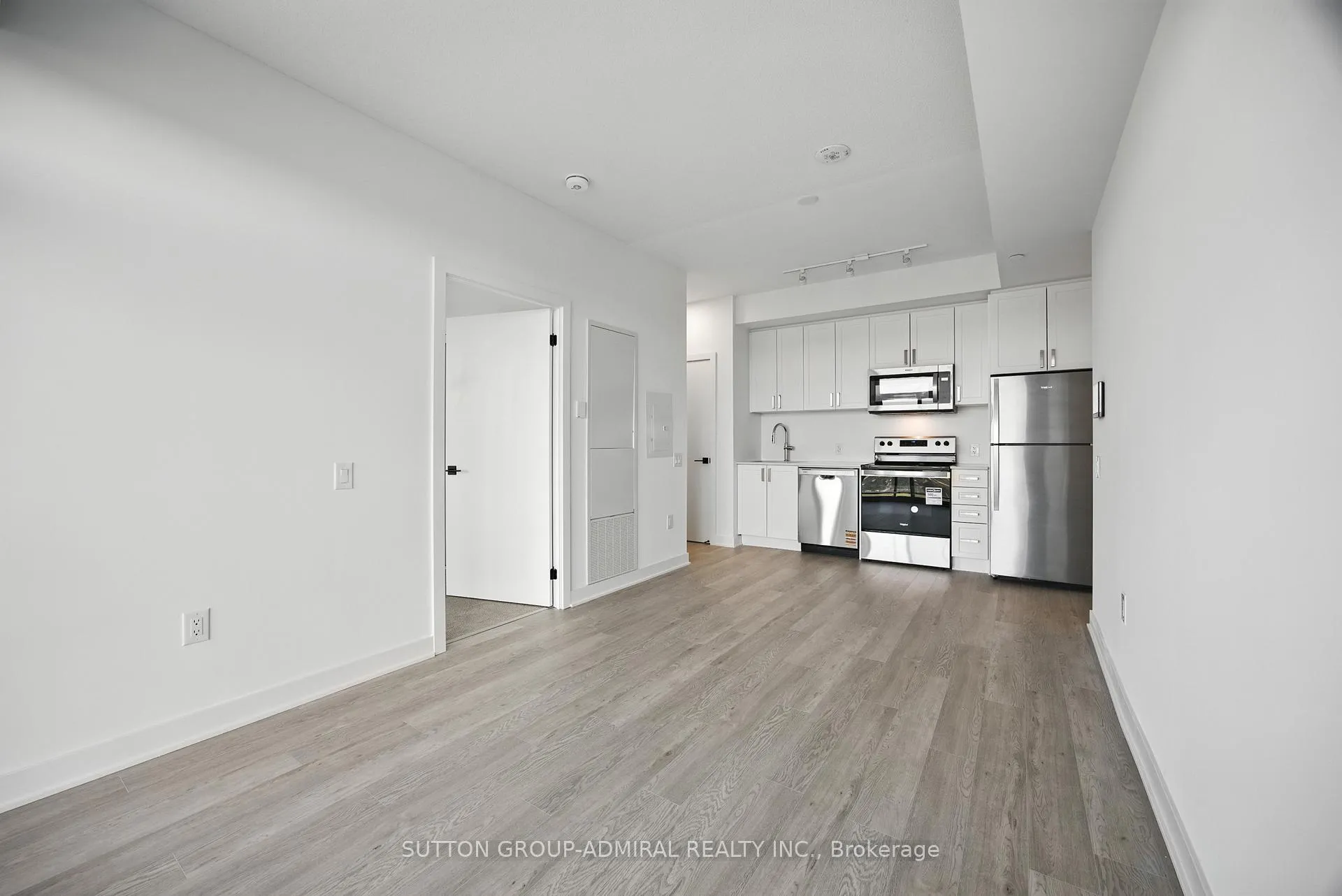 Photo 5 of Unit 1420, 2782 Barton Street E, Hamilton, Grayside — HOMEH