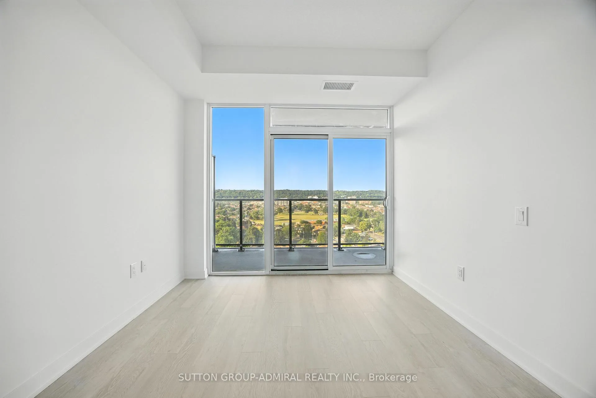 Photo 7 of Unit 1420, 2782 Barton Street E, Hamilton, Grayside — HOMEH