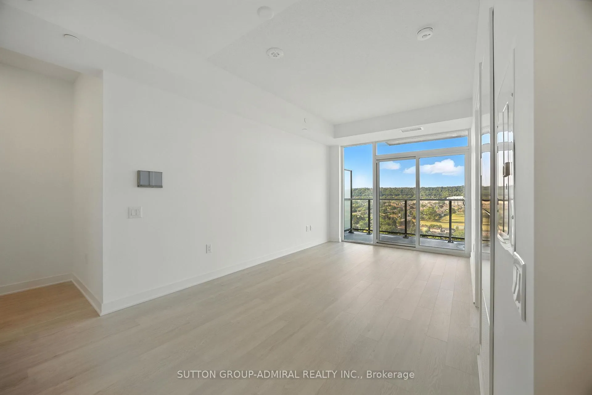 Photo 10 of Unit 1420, 2782 Barton Street E, Hamilton, Grayside — HOMEH