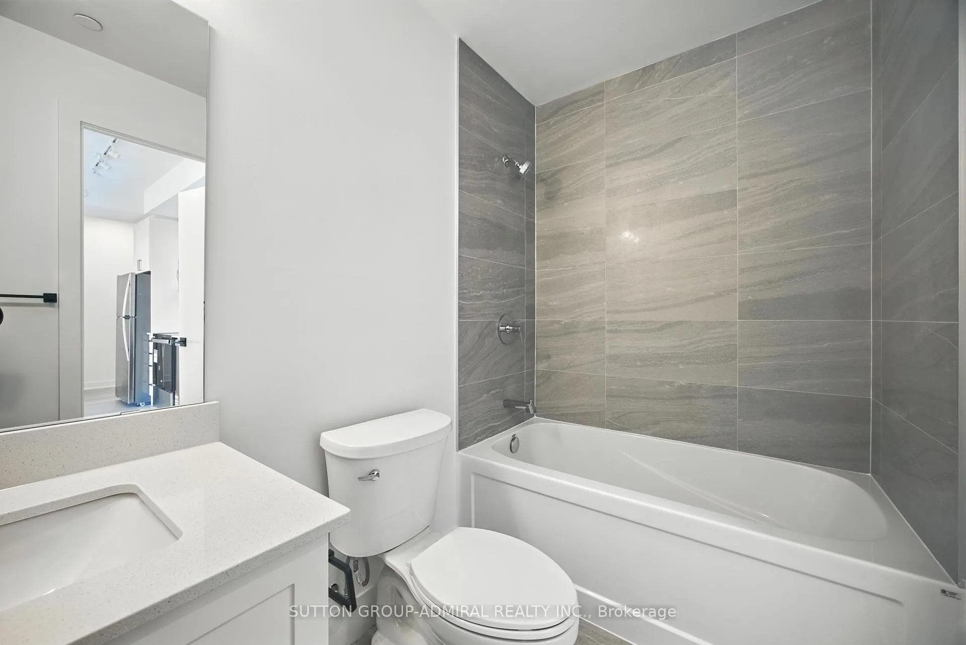 Photo 12 of Unit 1420, 2782 Barton Street E, Hamilton, Grayside — HOMEH