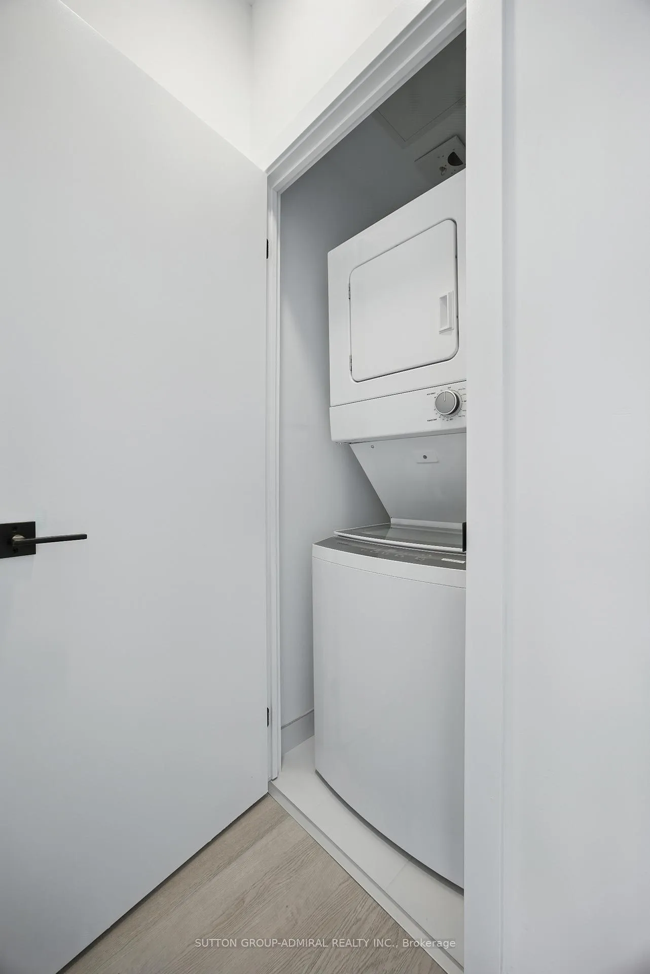 Photo 17 of Unit 1420, 2782 Barton Street E, Hamilton, Grayside — HOMEH