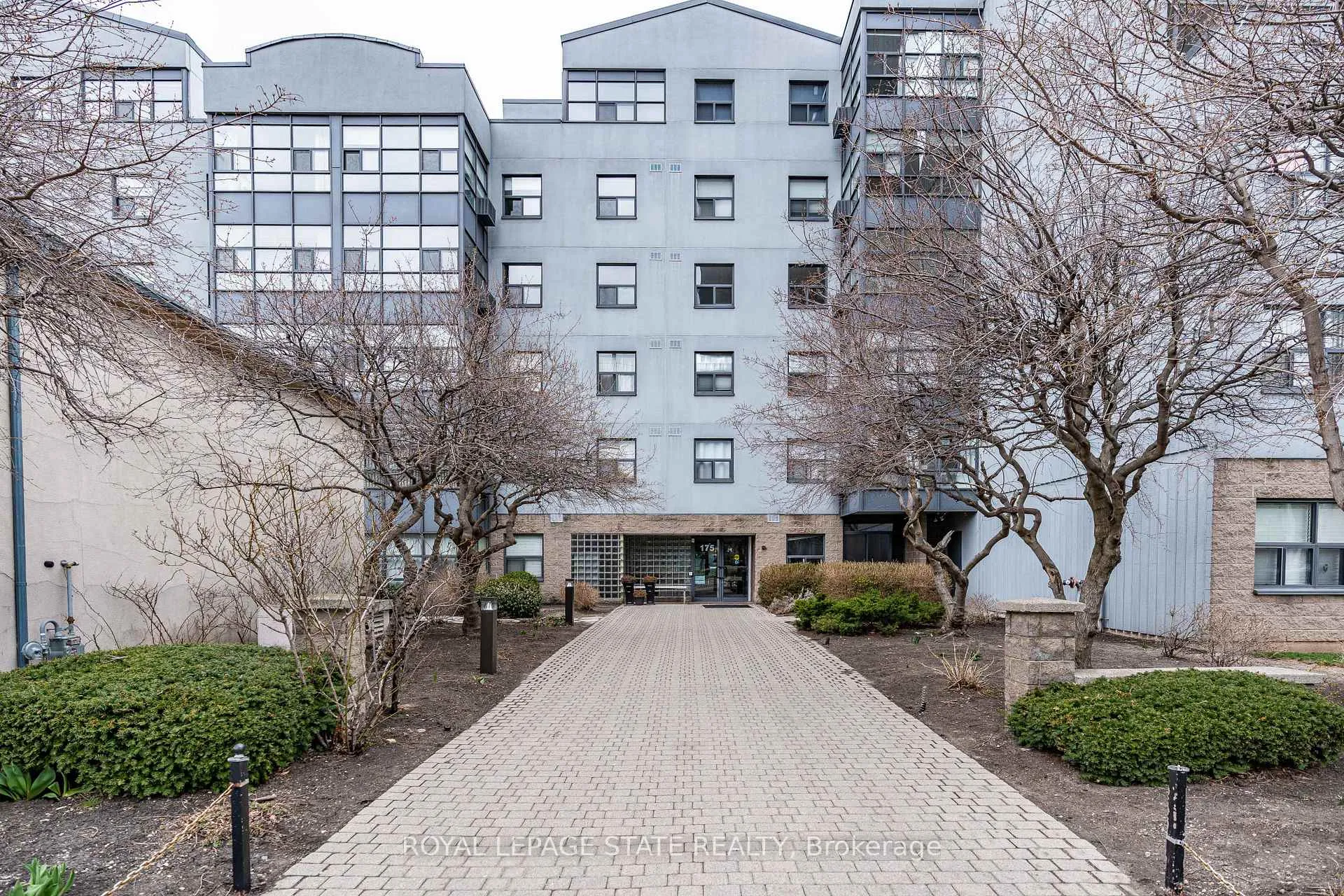 Photo 2 of Unit 309, 175 Hunter Street E, Hamilton, Corktown — HOMEH