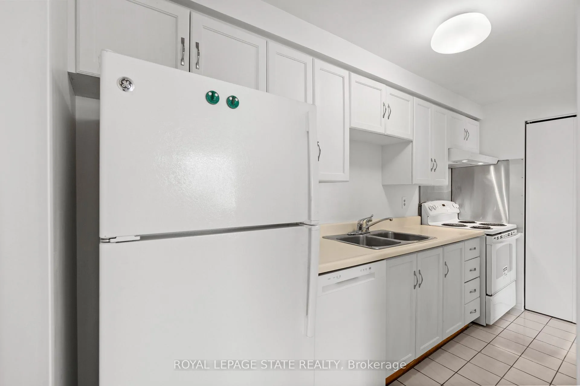 Photo 11 of Unit 309, 175 Hunter Street E, Hamilton, Corktown — HOMEH