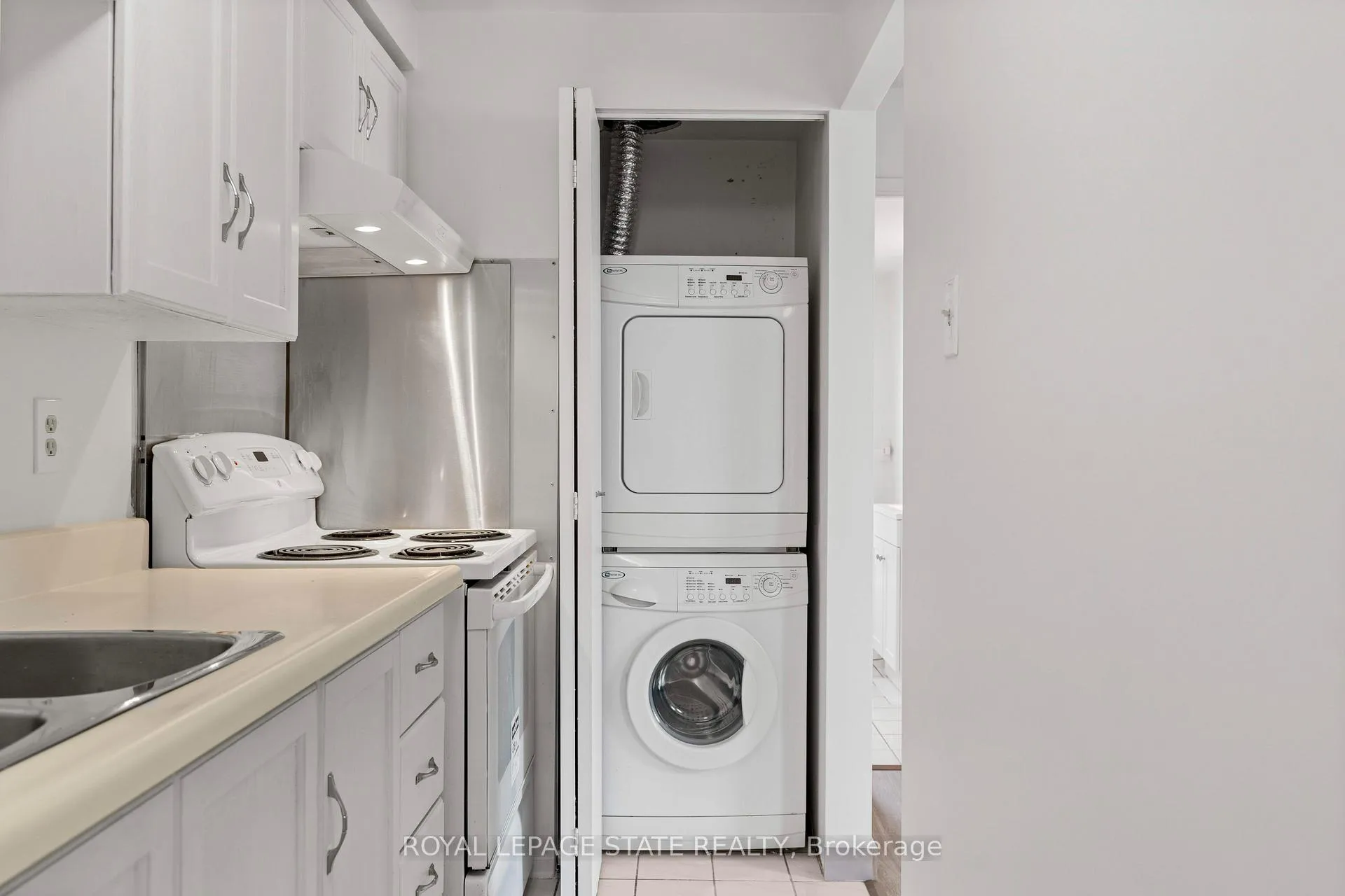 Photo 13 of Unit 309, 175 Hunter Street E, Hamilton, Corktown — HOMEH
