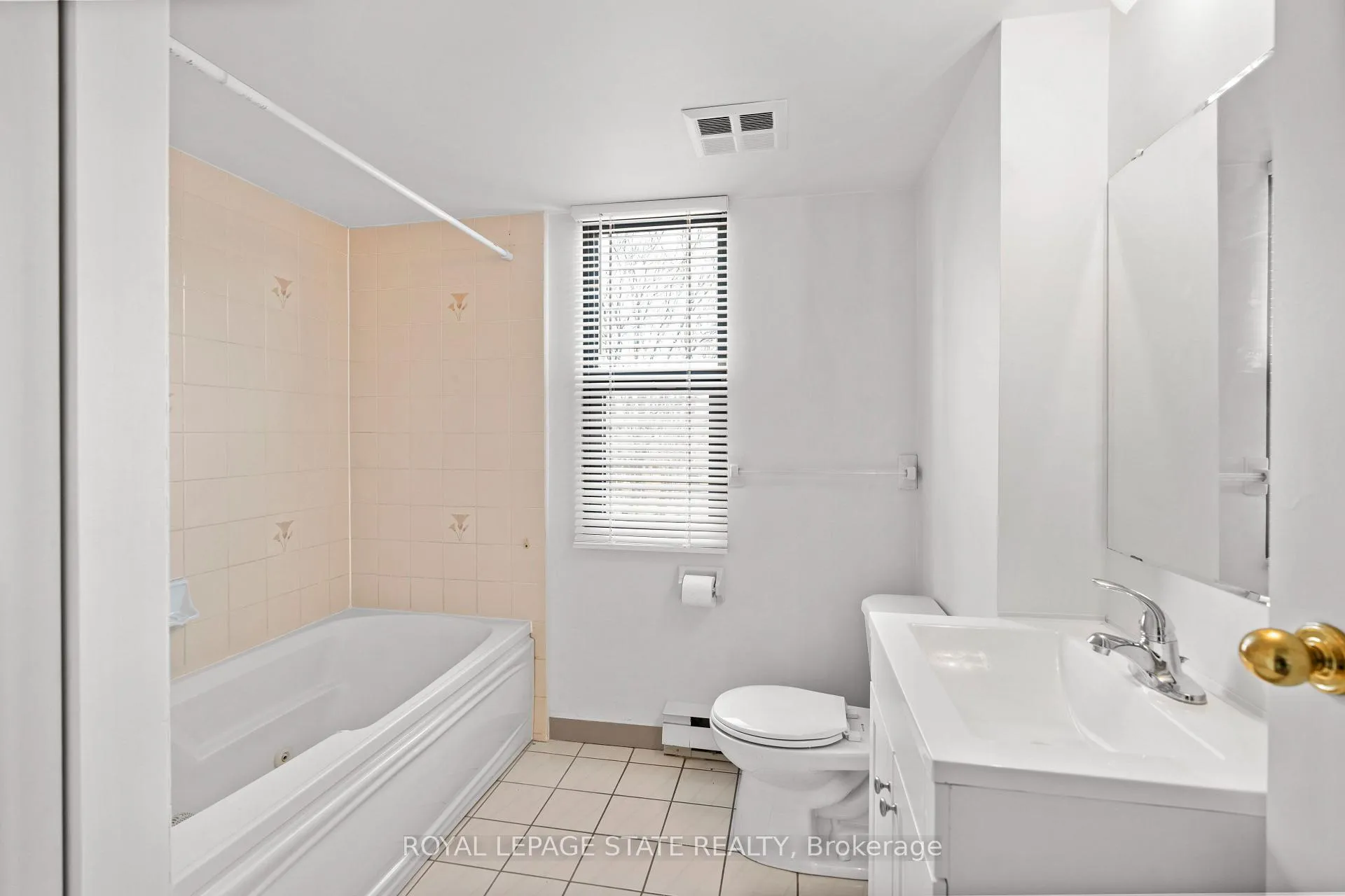 Photo 15 of Unit 309, 175 Hunter Street E, Hamilton, Corktown — HOMEH