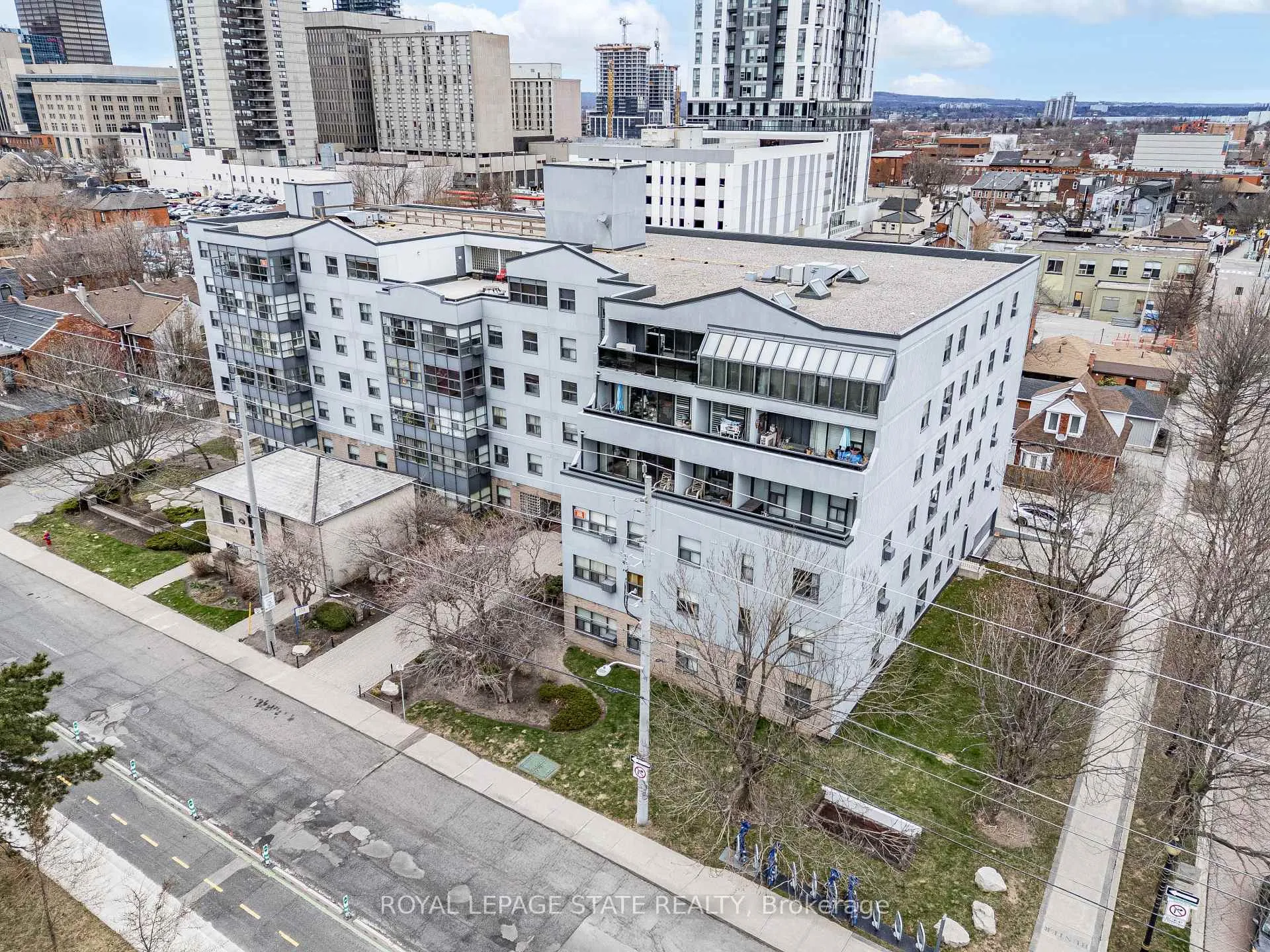 Photo 21 of Unit 309, 175 Hunter Street E, Hamilton, Corktown — HOMEH