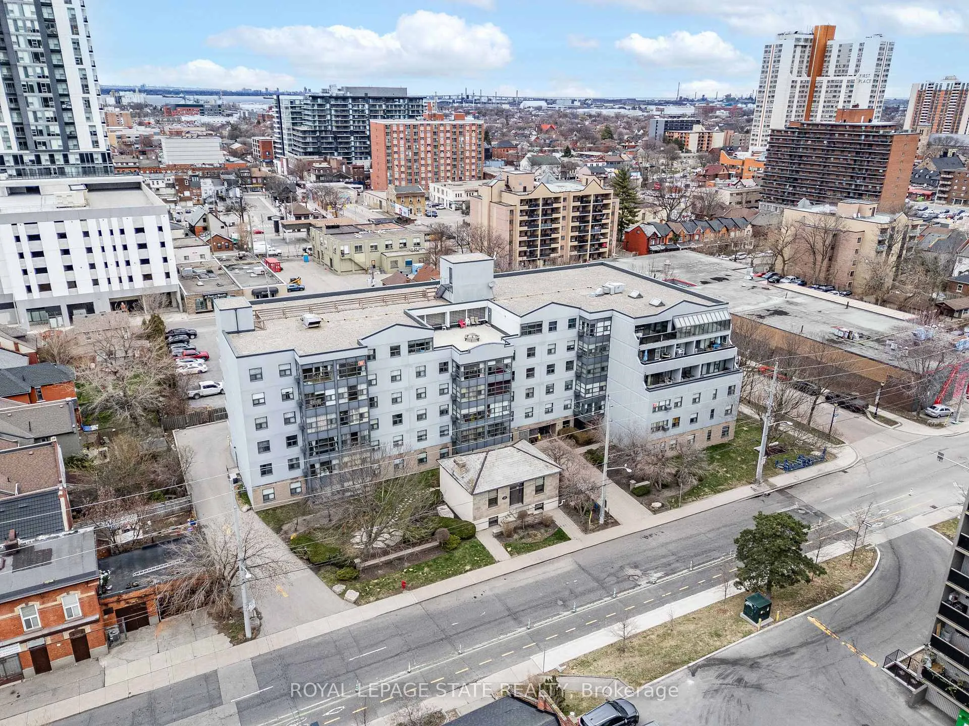 Photo 22 of Unit 309, 175 Hunter Street E, Hamilton, Corktown — HOMEH
