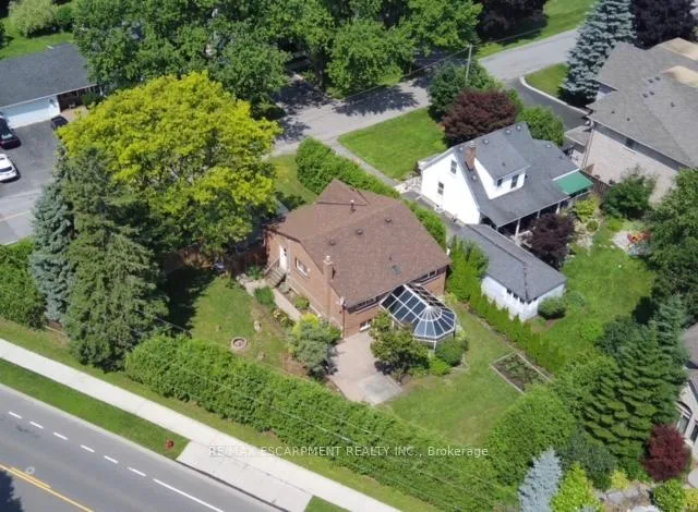 Photo 5 of 179 Orchard Drive, Hamilton, Ancaster — HOMEH