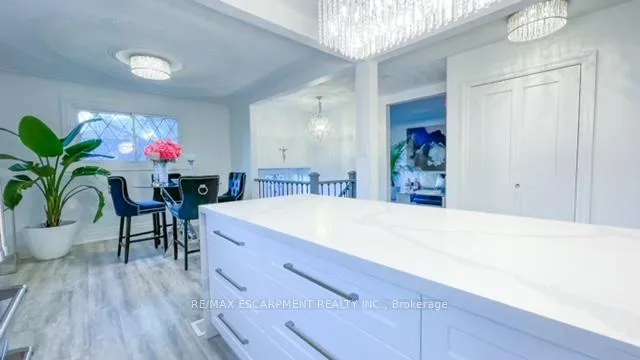Photo 15 of 179 Orchard Drive, Hamilton, Ancaster — HOMEH