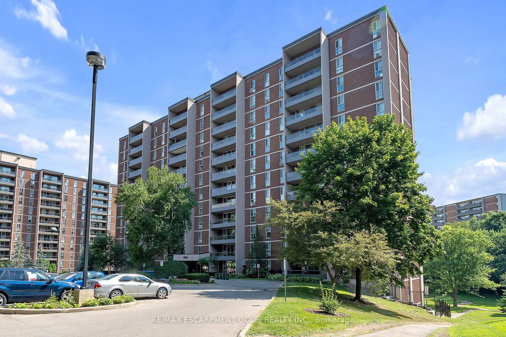 Front of Unit 402, 1966 Main Street W