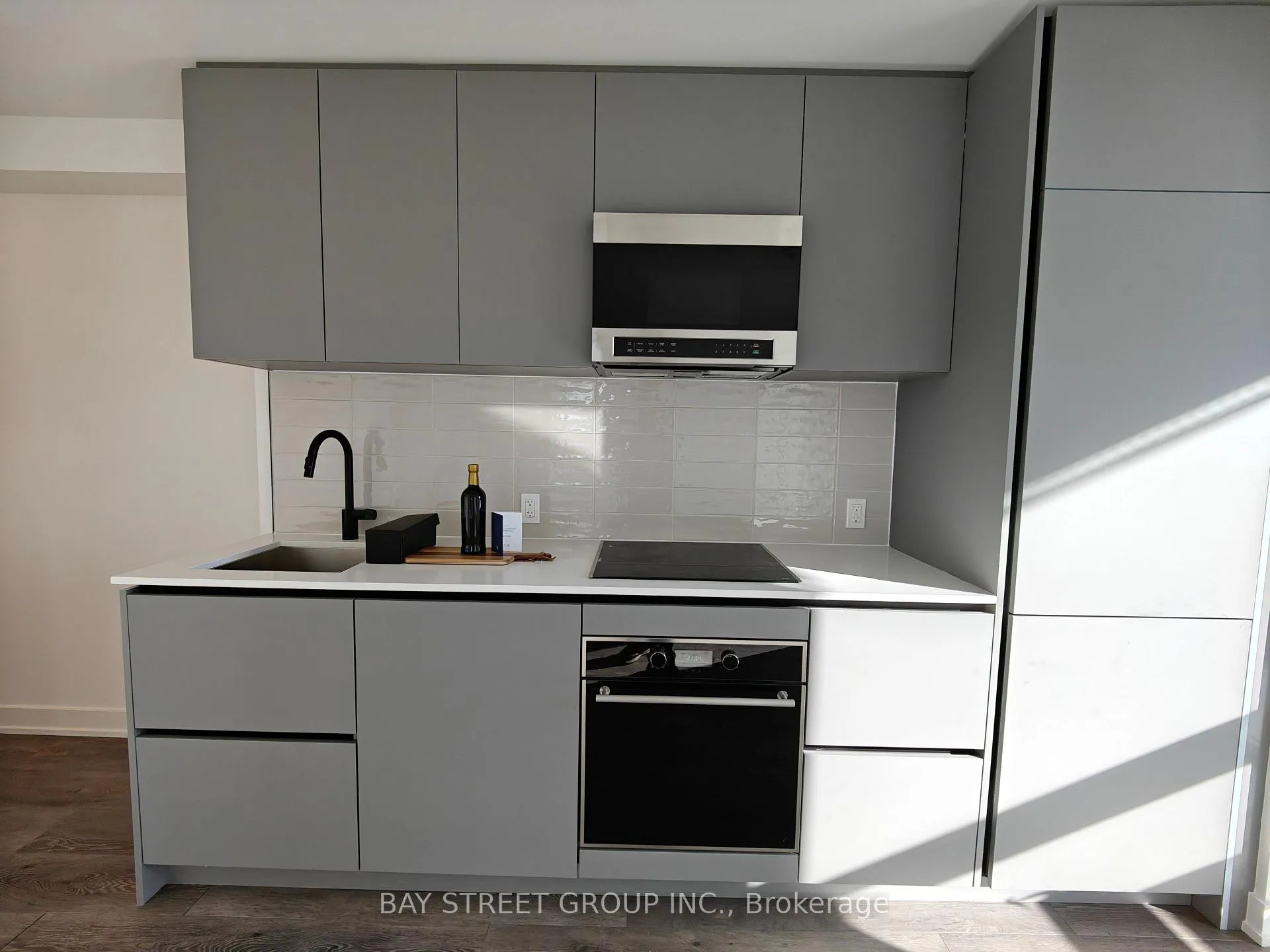 Photo 6 of Unit 2702, 127 Broadway Avenue, Toronto, Mount Pleasant West — HOMEH