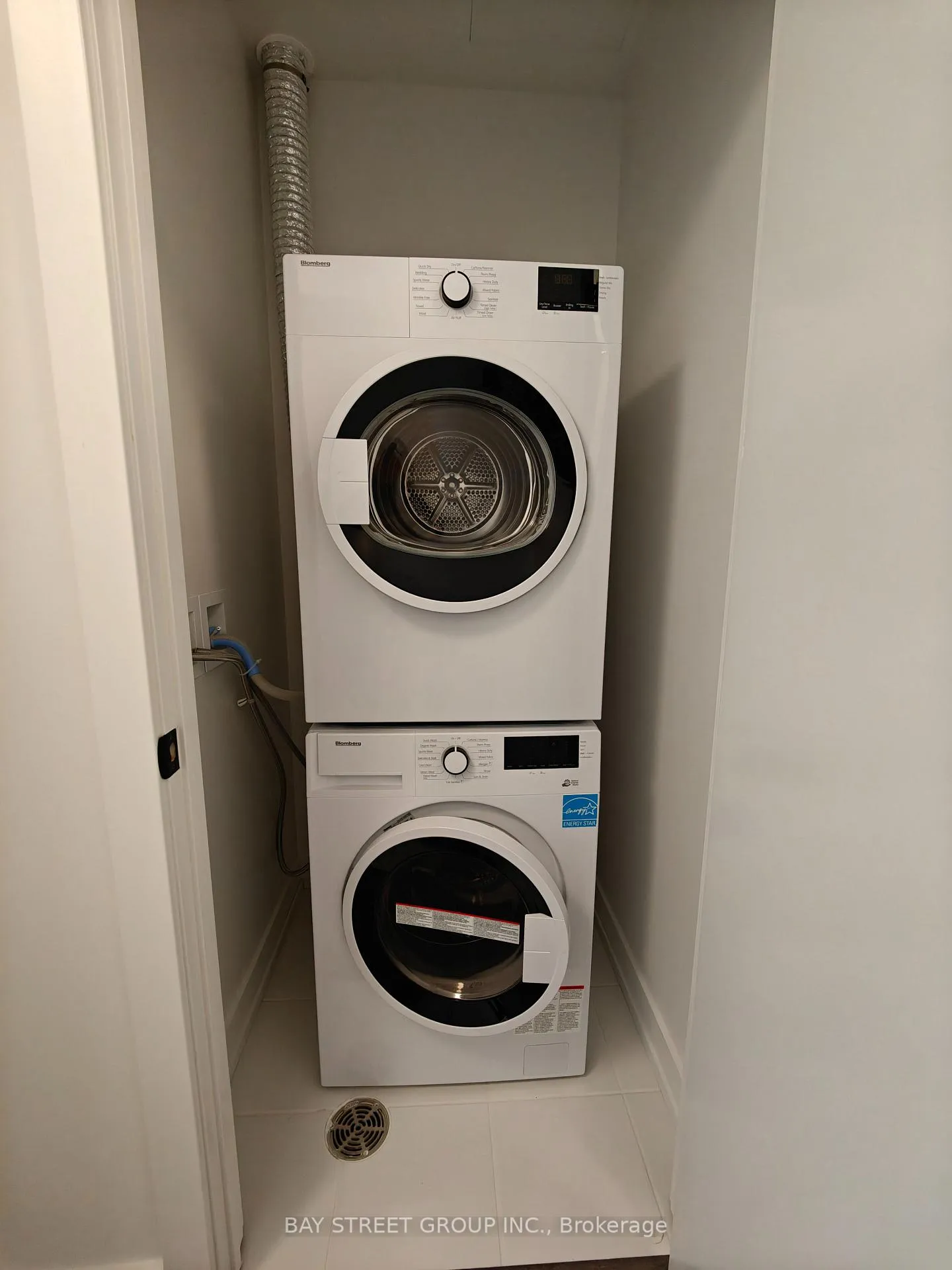 Photo 7 of Unit 2702, 127 Broadway Avenue, Toronto, Mount Pleasant West — HOMEH