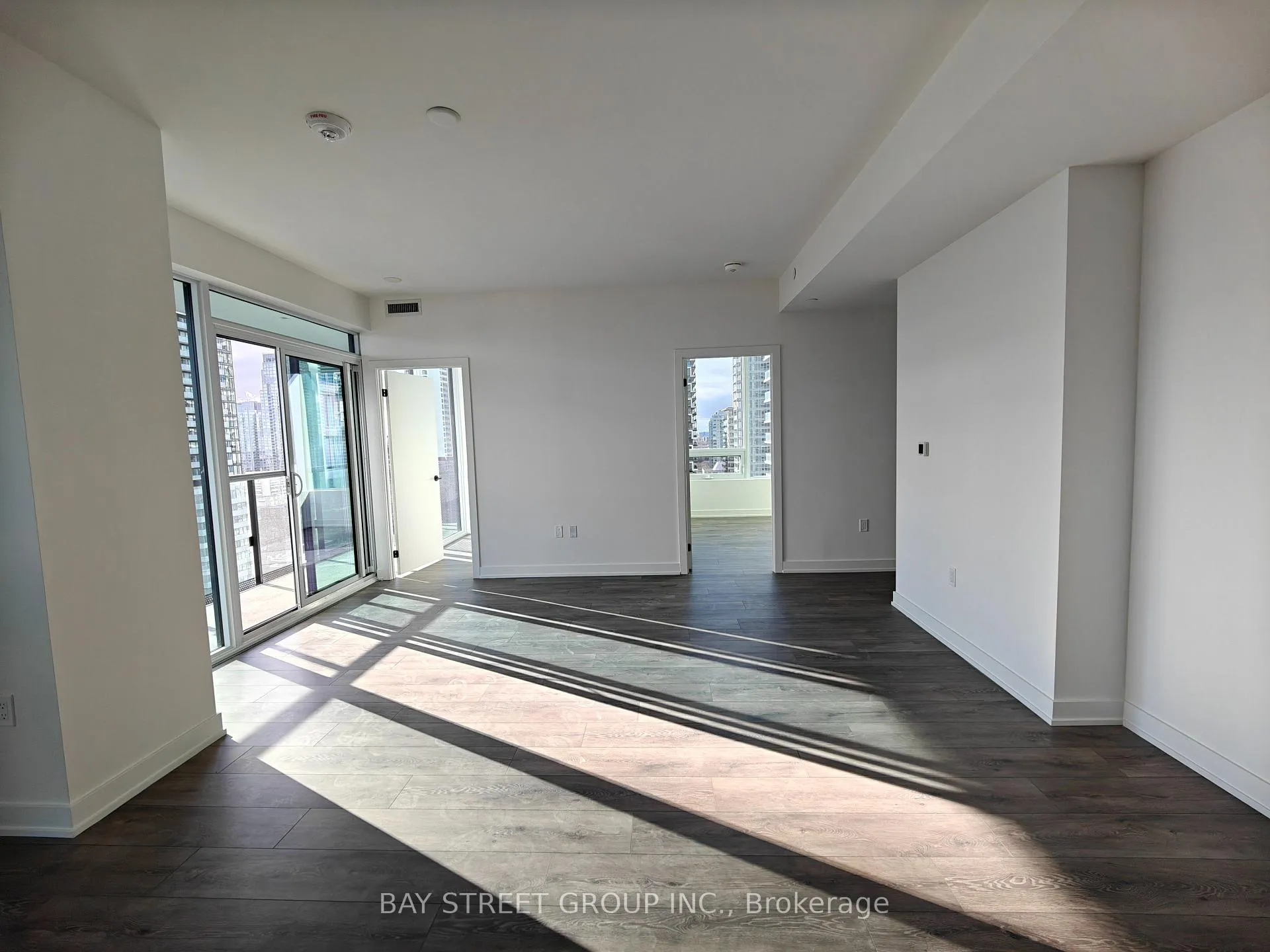 Photo 10 of Unit 2702, 127 Broadway Avenue, Toronto, Mount Pleasant West — HOMEH