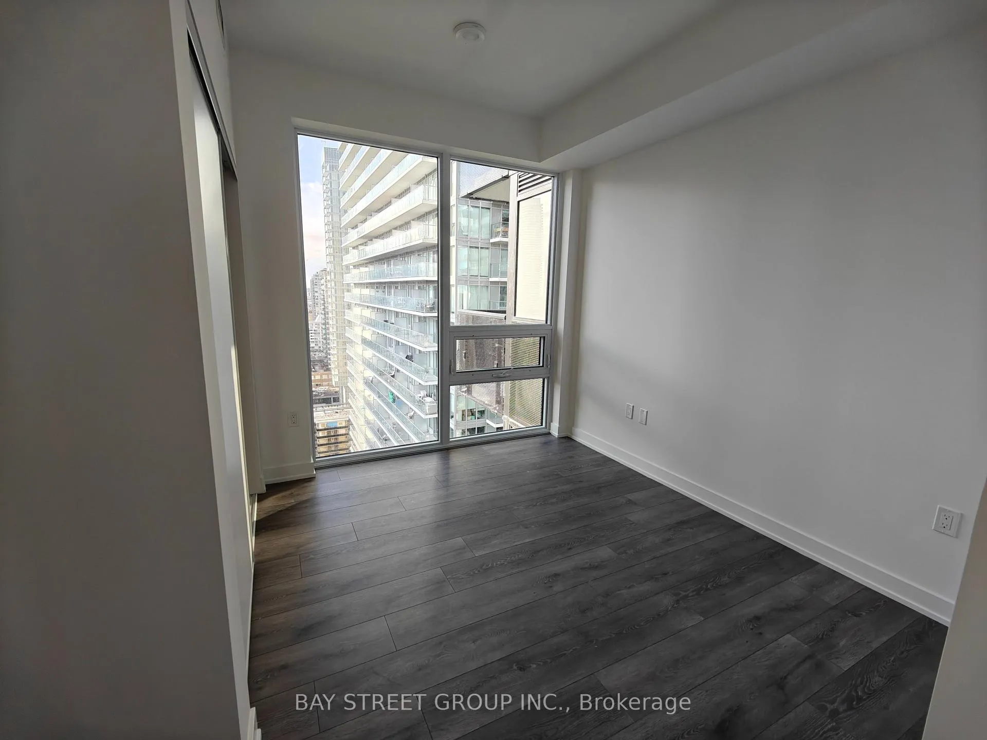 Photo 11 of Unit 2702, 127 Broadway Avenue, Toronto, Mount Pleasant West — HOMEH