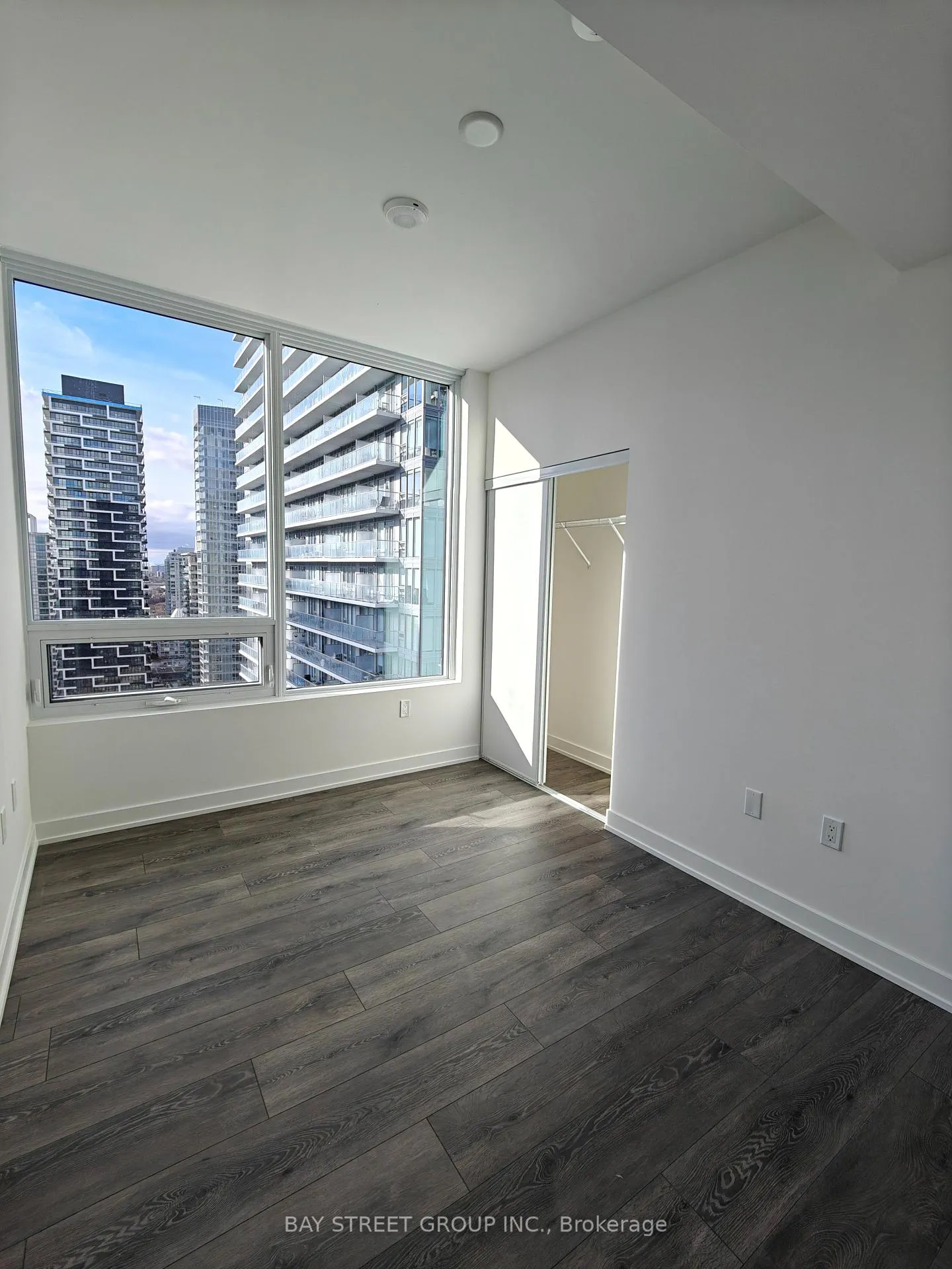 Photo 15 of Unit 2702, 127 Broadway Avenue, Toronto, Mount Pleasant West — HOMEH