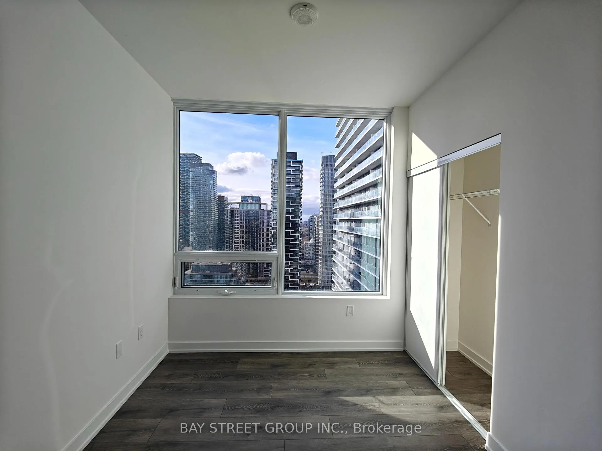 Photo 16 of Unit 2702, 127 Broadway Avenue, Toronto, Mount Pleasant West — HOMEH