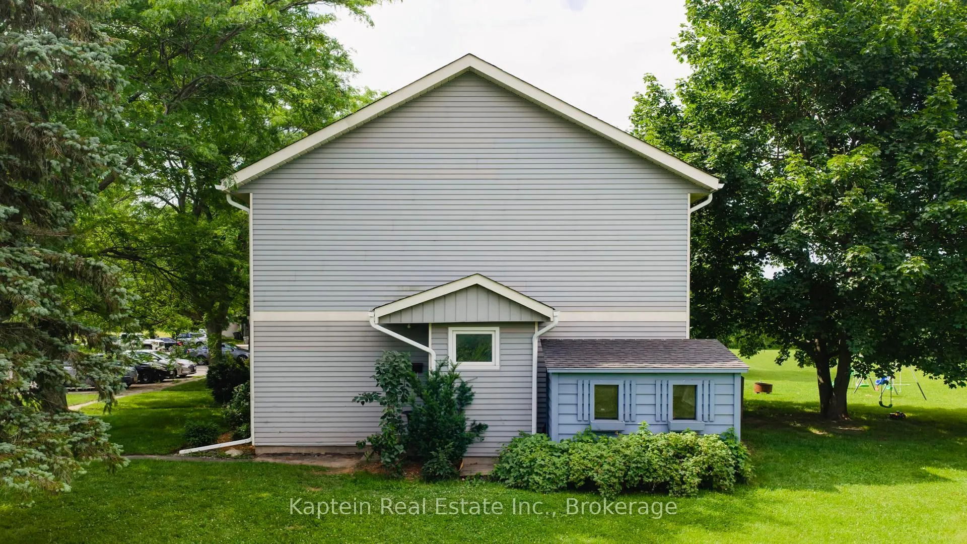 Photo 3 of 28 St Charles Place, Huron East, Vanastra — HOMEH