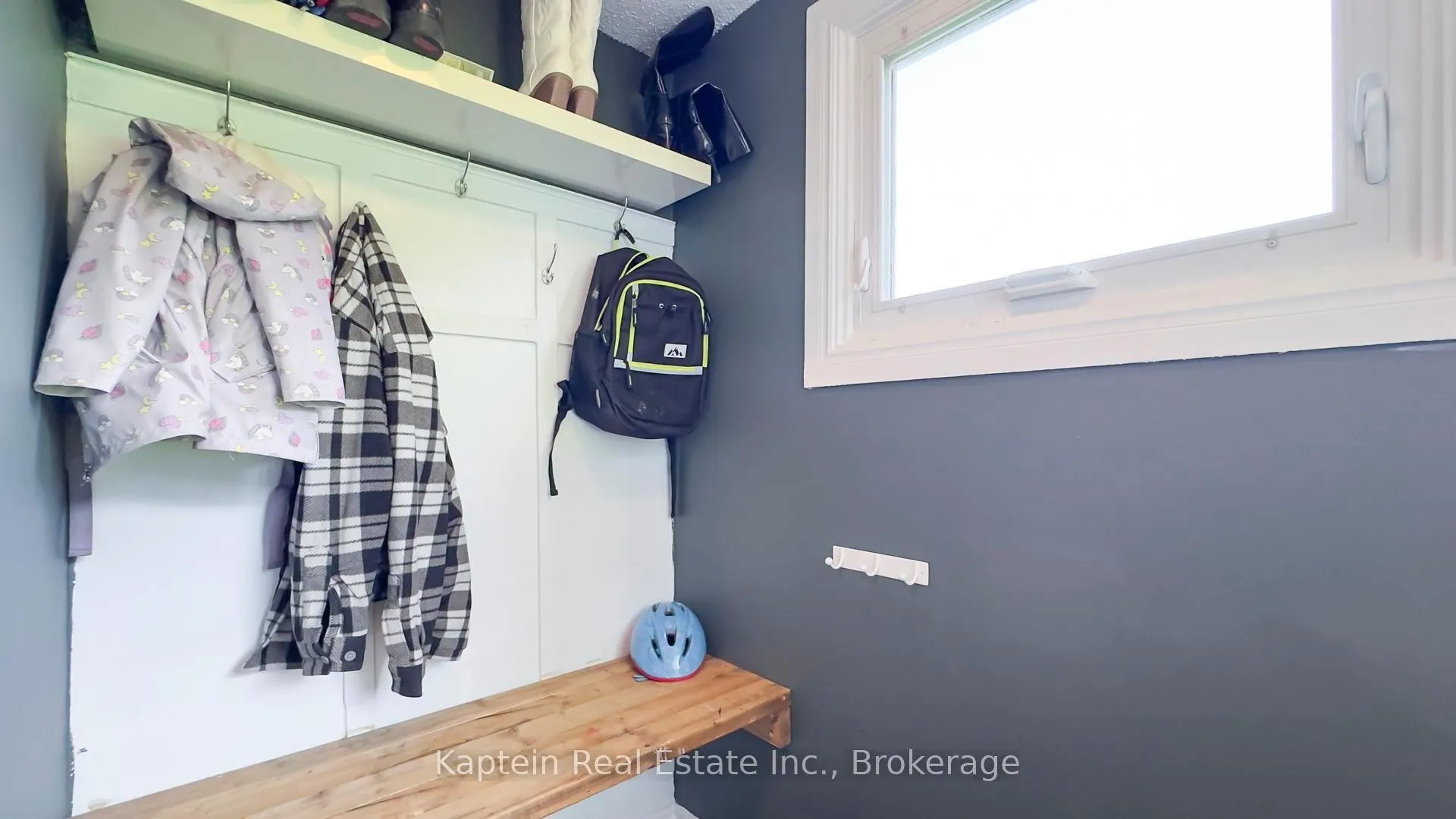 Photo 9 of 28 St Charles Place, Huron East, Vanastra — HOMEH