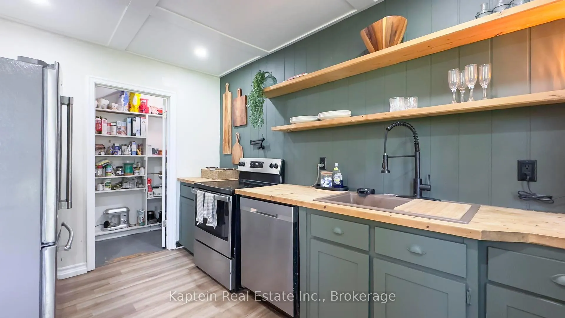 Photo 21 of 28 St Charles Place, Huron East, Vanastra — HOMEH