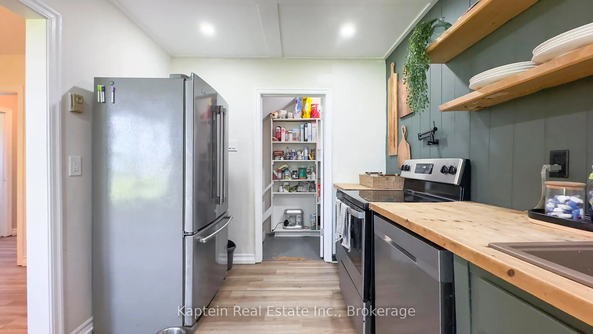 Photo 22 of 28 St Charles Place, Huron East, Vanastra — HOMEH