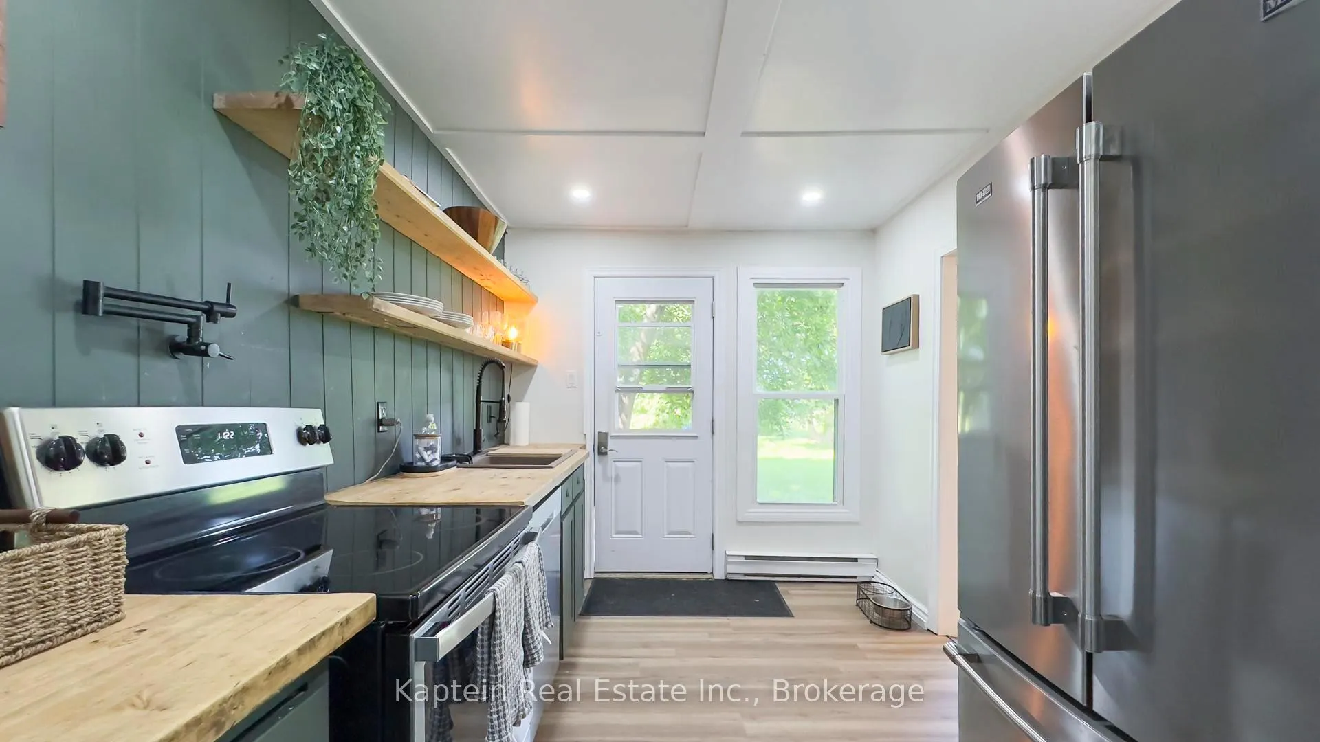 Photo 23 of 28 St Charles Place, Huron East, Vanastra — HOMEH