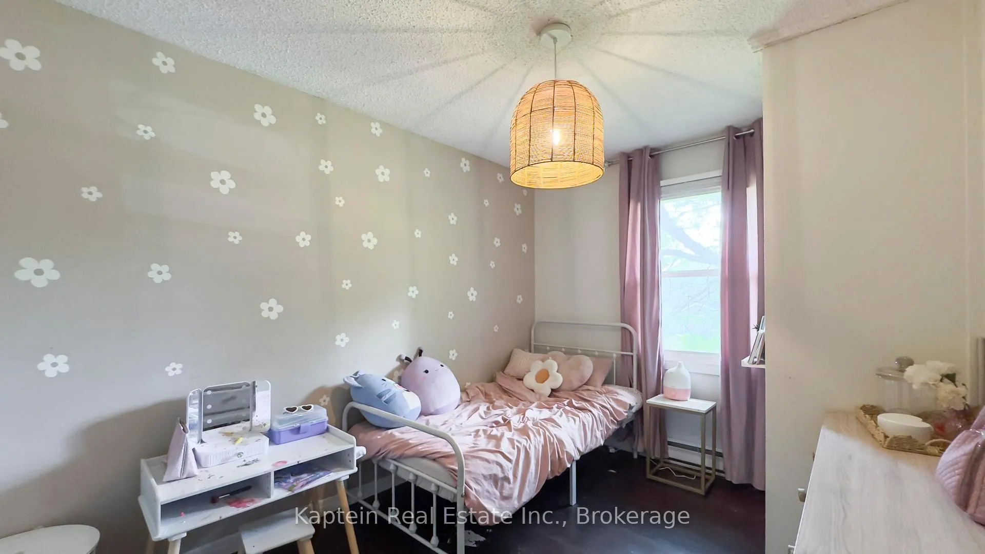 Photo 26 of 28 St Charles Place, Huron East, Vanastra — HOMEH