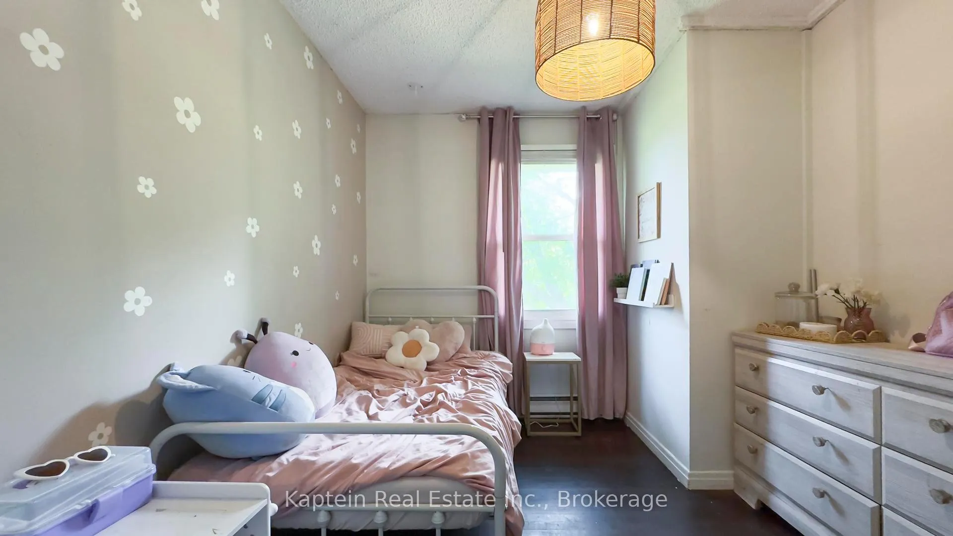 Photo 27 of 28 St Charles Place, Huron East, Vanastra — HOMEH