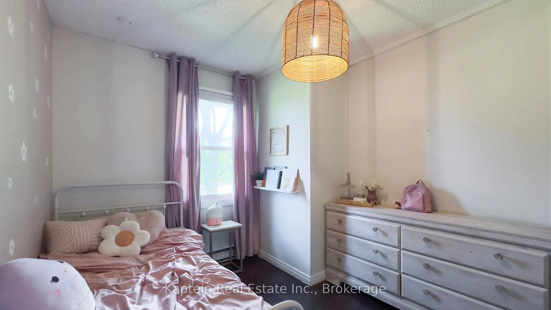 Photo 28 of 28 St Charles Place, Huron East, Vanastra — HOMEH