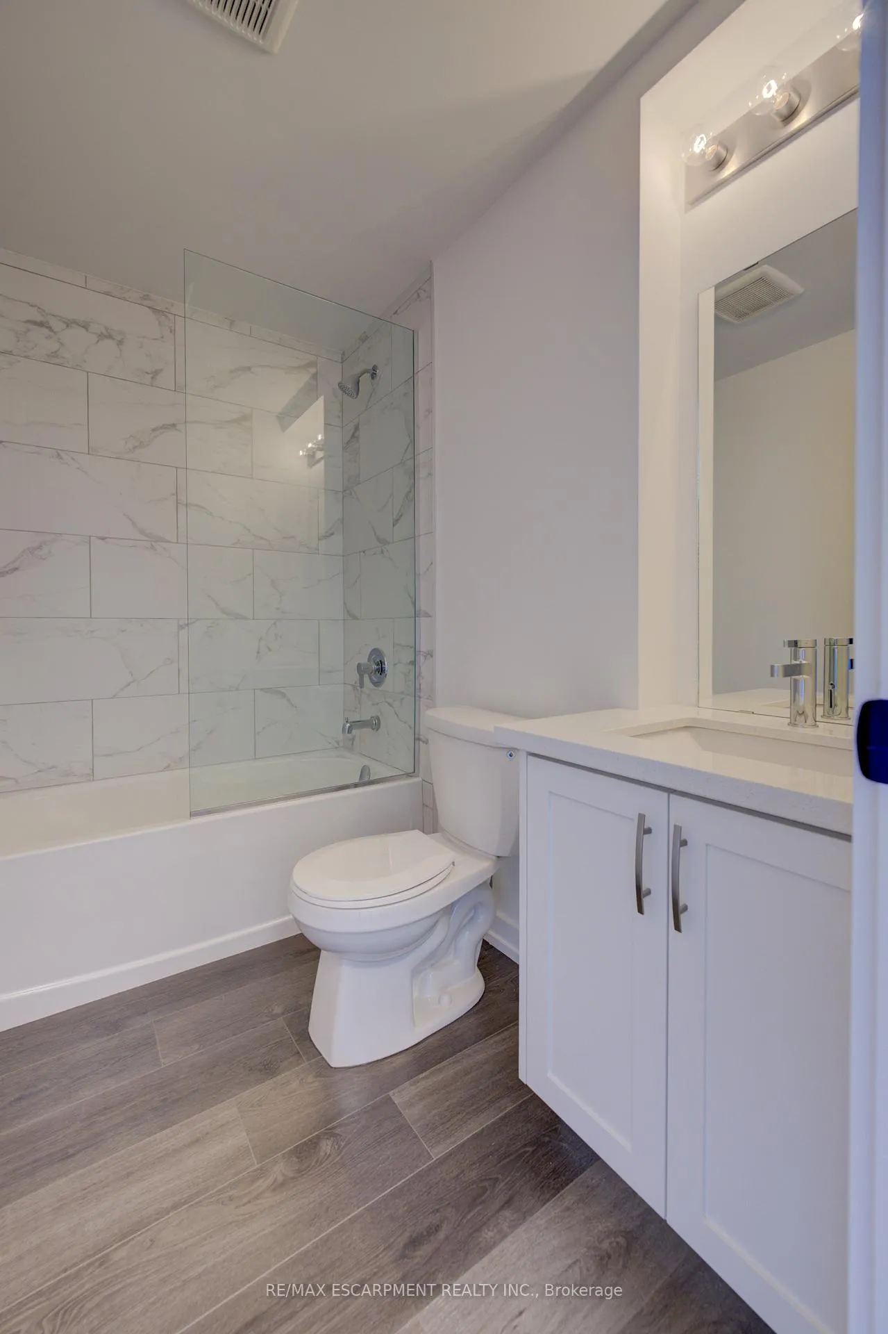 Photo 16 of 209 Burke Street, Hamilton, Waterdown — HOMEH