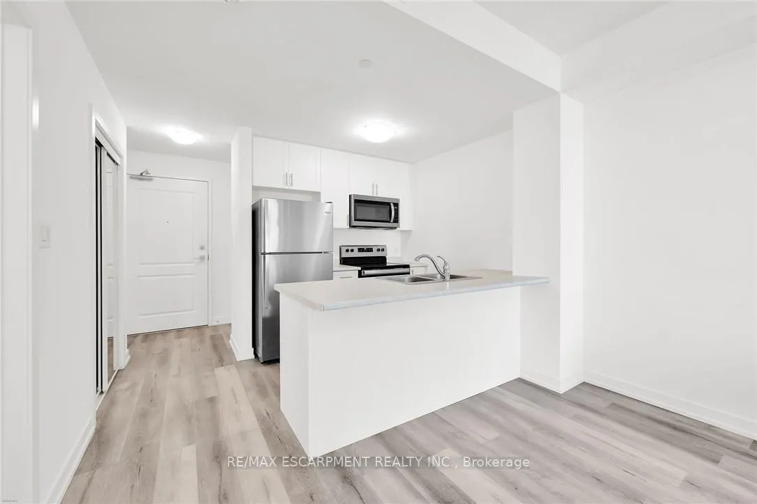 Photo 8 of Unit 416, 470 Dundas Street E, Hamilton, Waterdown — HOMEH