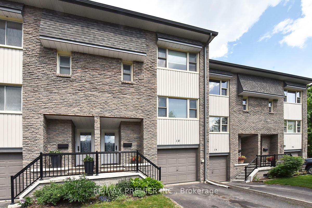 Photo 3 of Unit 18, 2 North Street, Barrie, Wellington — HOMEH