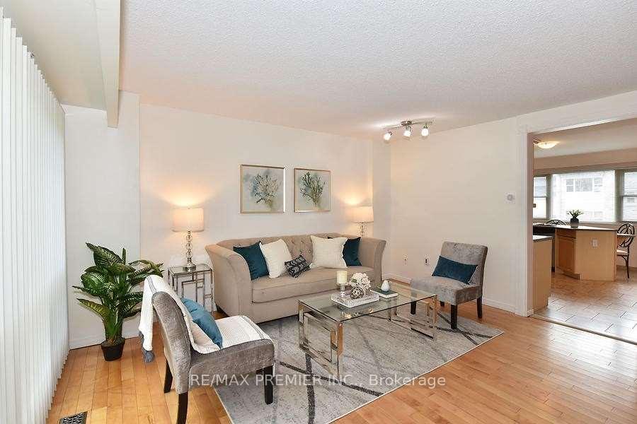 Photo 9 of Unit 18, 2 North Street, Barrie, Wellington — HOMEH