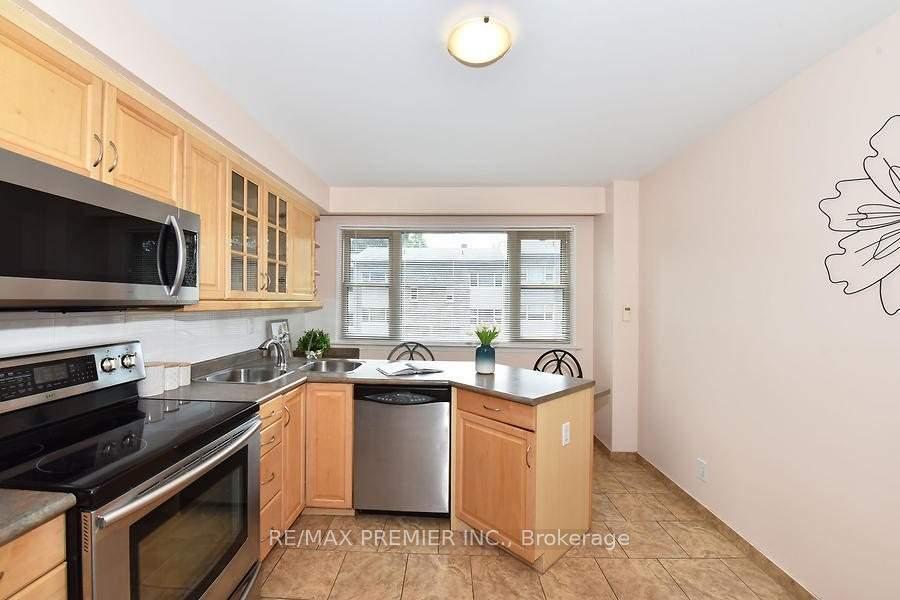 Photo 11 of Unit 18, 2 North Street, Barrie, Wellington — HOMEH