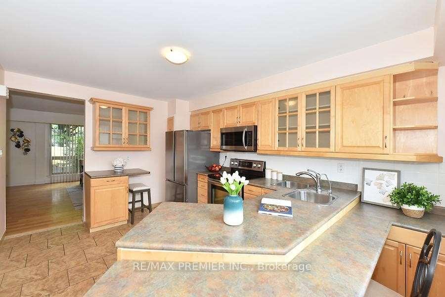 Photo 13 of Unit 18, 2 North Street, Barrie, Wellington — HOMEH