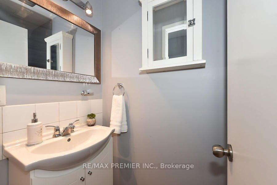 Photo 23 of Unit 18, 2 North Street, Barrie, Wellington — HOMEH