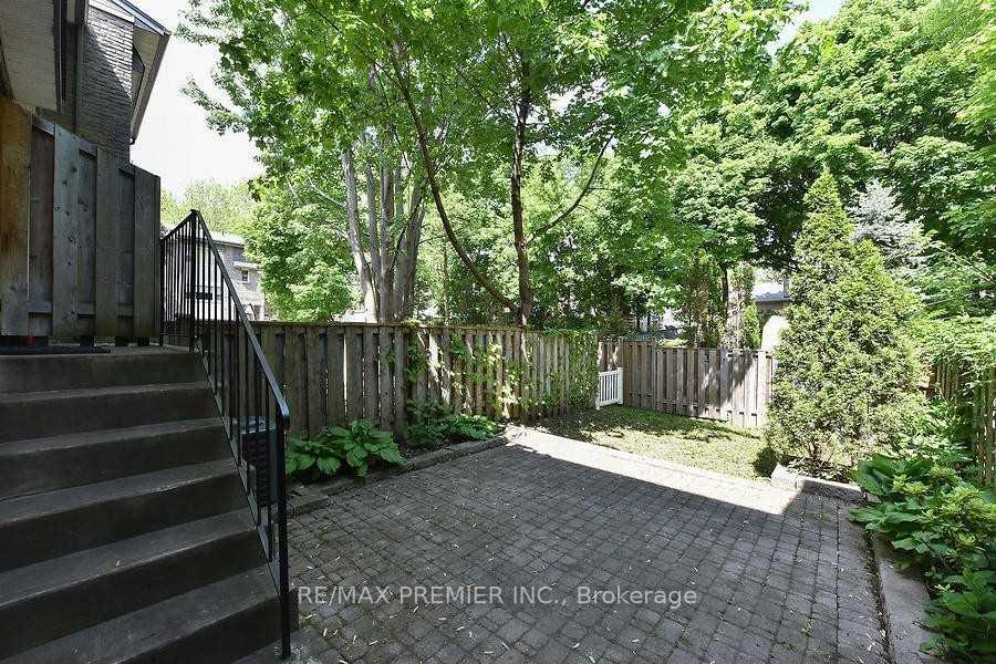 Photo 24 of Unit 18, 2 North Street, Barrie, Wellington — HOMEH