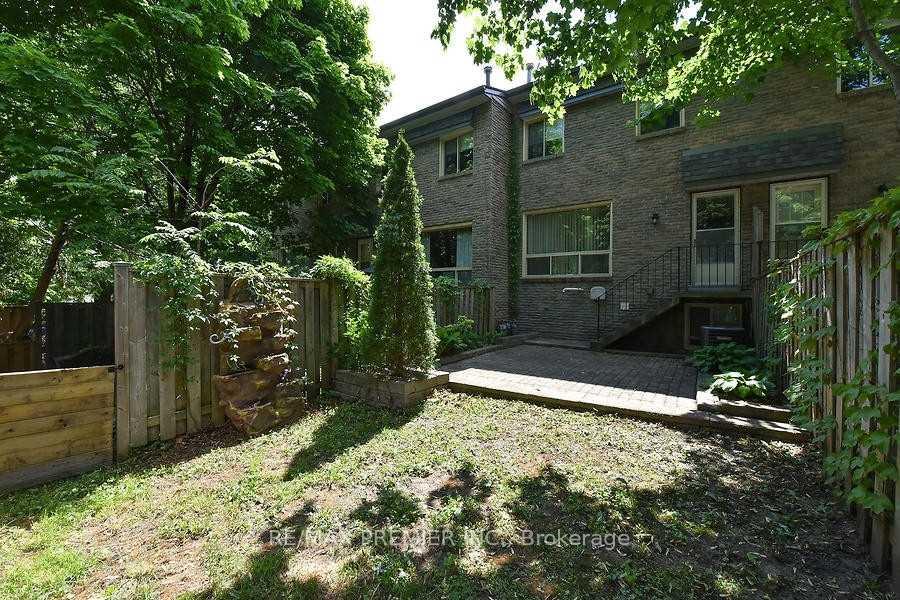 Photo 25 of Unit 18, 2 North Street, Barrie, Wellington — HOMEH