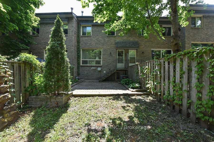 Photo 26 of Unit 18, 2 North Street, Barrie, Wellington — HOMEH