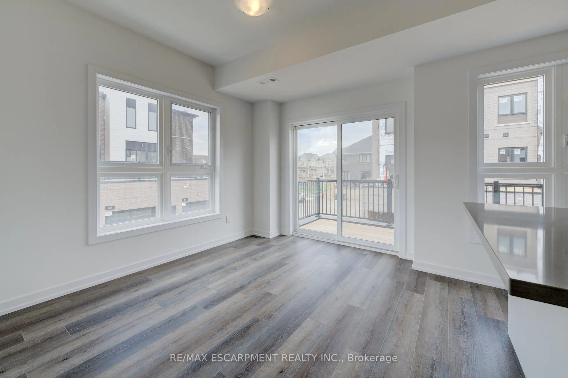 Photo 4 of 195 Burke Street, Hamilton, Waterdown — HOMEH