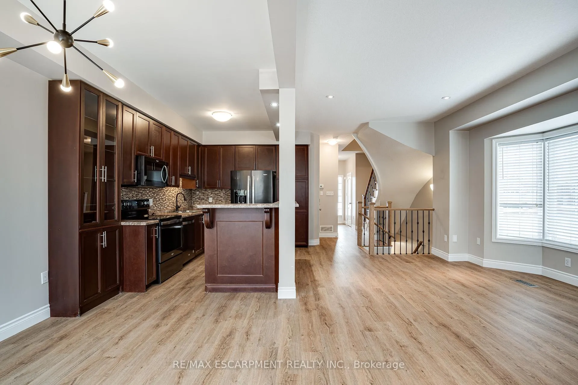 Photo 12 of 24 Marina Point Crescent, Hamilton, Winona Park — HOMEH