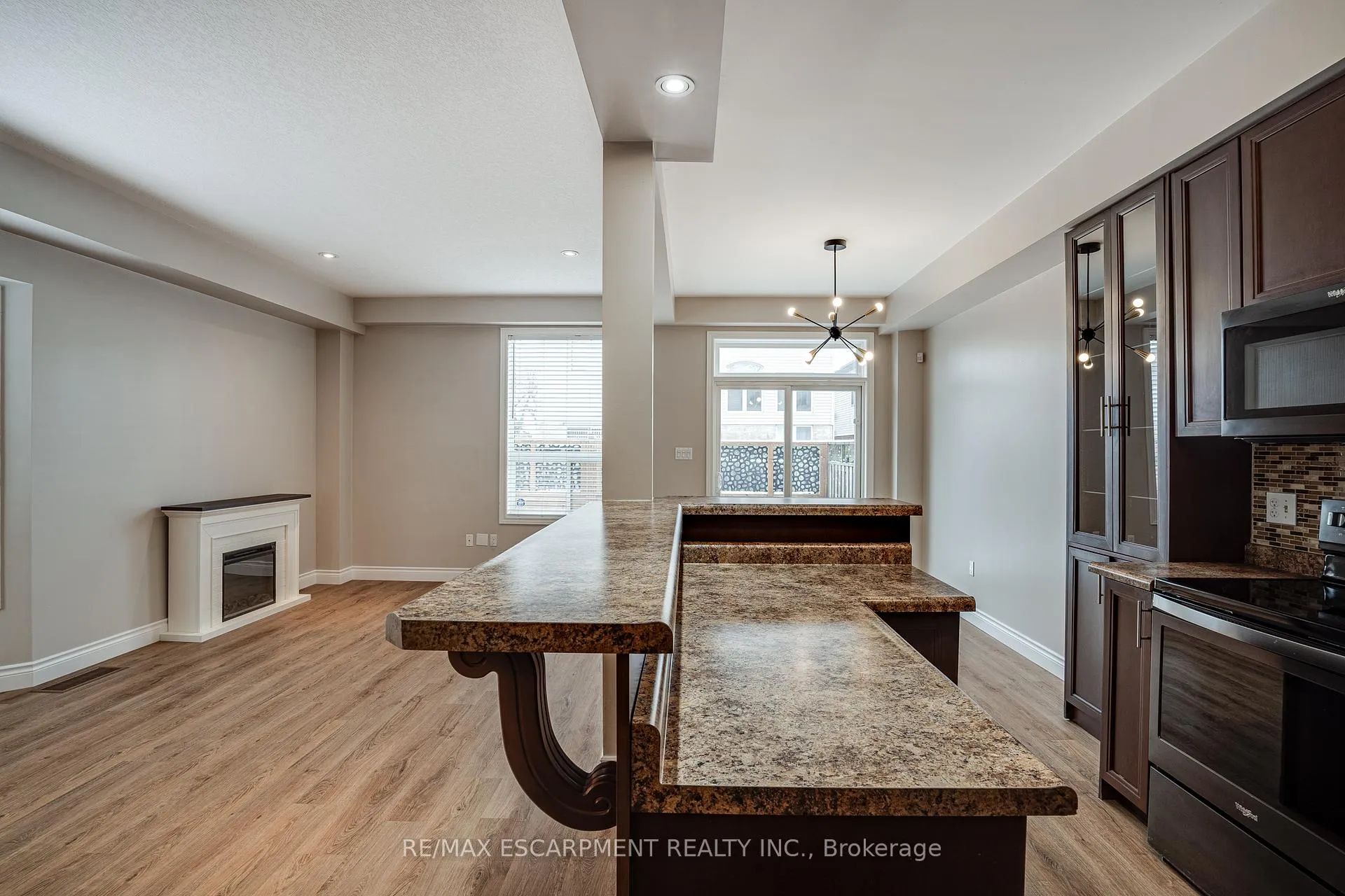 Photo 13 of 24 Marina Point Crescent, Hamilton, Winona Park — HOMEH