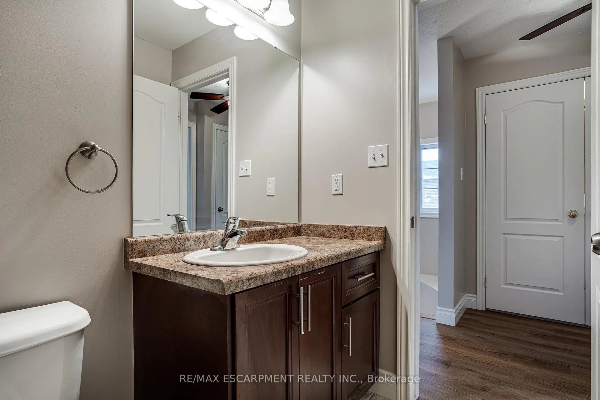 Photo 20 of 24 Marina Point Crescent, Hamilton, Winona Park — HOMEH
