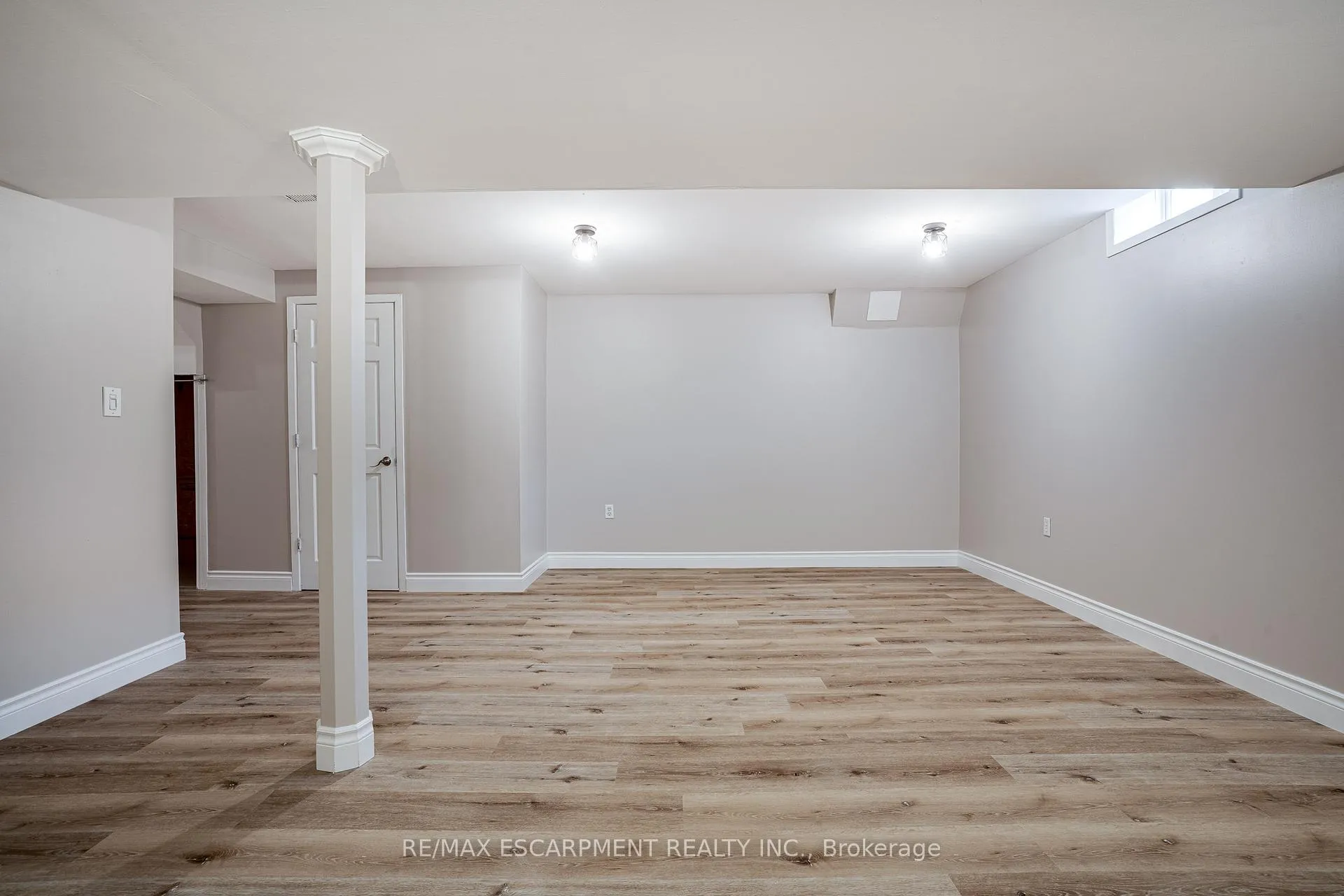 Photo 24 of 24 Marina Point Crescent, Hamilton, Winona Park — HOMEH